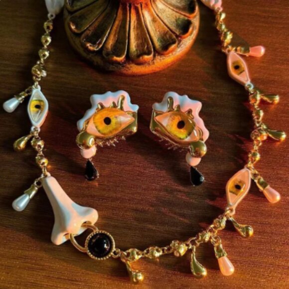 Schiaparelli Surrealist Inspired Earrings Eyes Gold Designer Look - Picture 7 of 9